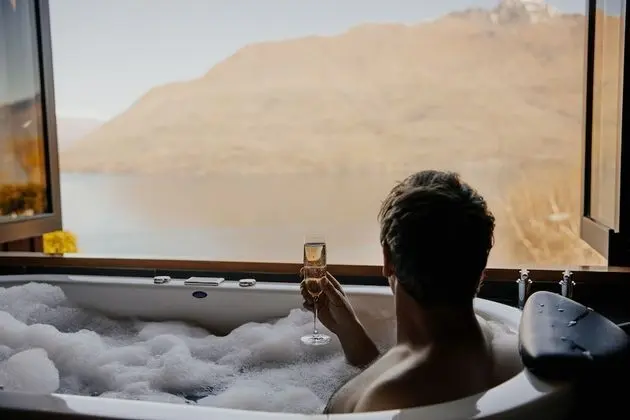 Luxury Tek Büyük Yataklı Oda, 1 Yatak Odası, Sıcak Su Küveti, Göl Manzaralı