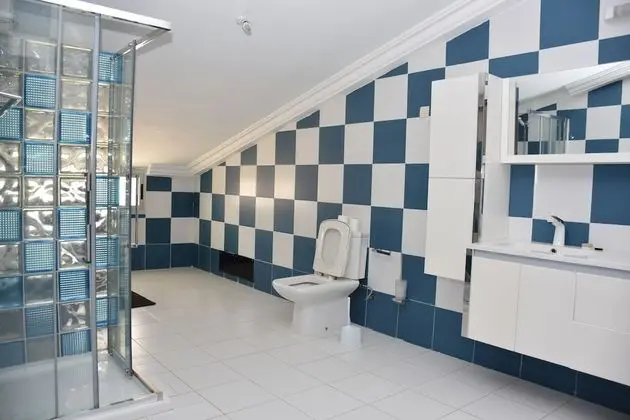 Business Tek Büyük Yataklı Oda