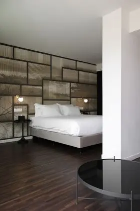 Premium Suite (Top Floor)