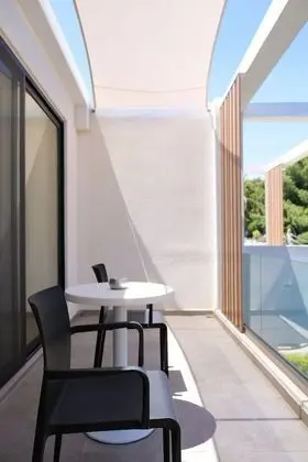 Premium Suite (Top Floor)