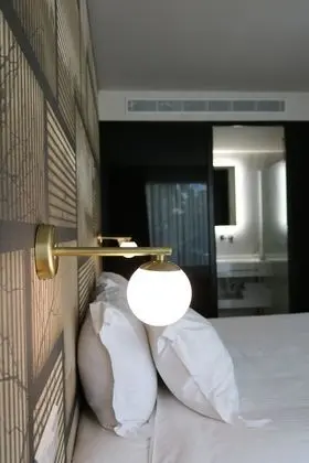 Premium Suite (Top Floor)