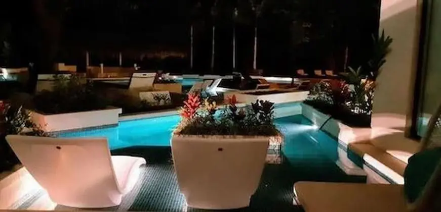 Junior Suite Ocean Front Swim up King Size