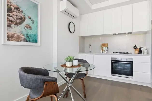 1 Bedroom Apartment With Parking