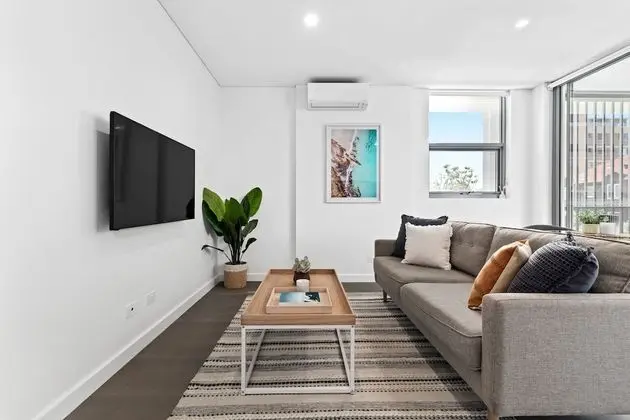 1 Bedroom Apartment With Parking