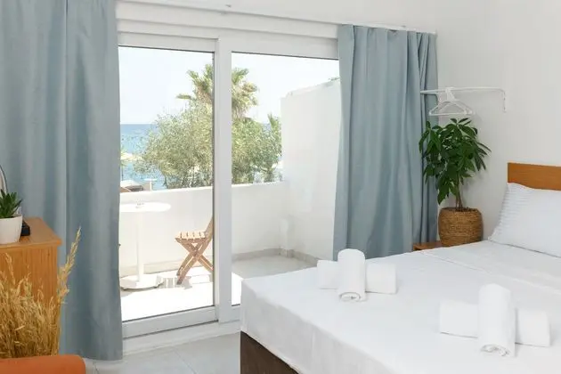 Teras Standard Oda Deniz Manzaralı ( French Bed )