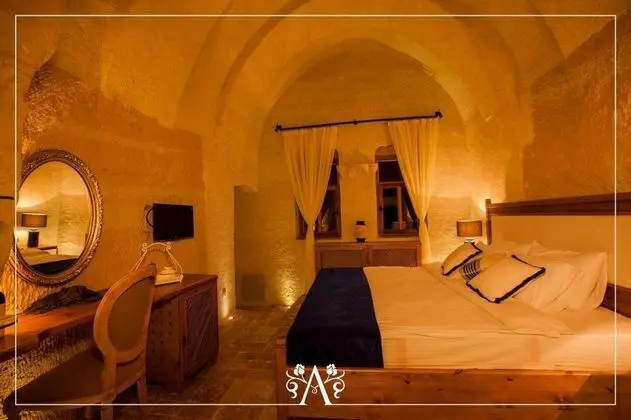 Exclusive Mağara Suite, Vadi Manzaralı, Jakuzili ve Balkonlu