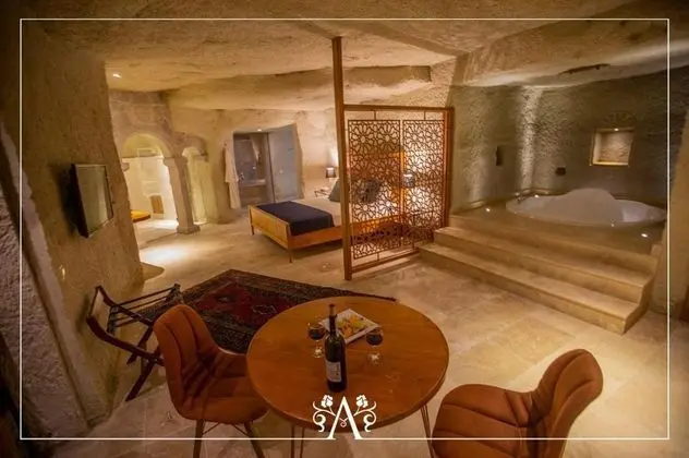 Royal Mağara Suite,    , Jakuzili ve Türk Hamamlı