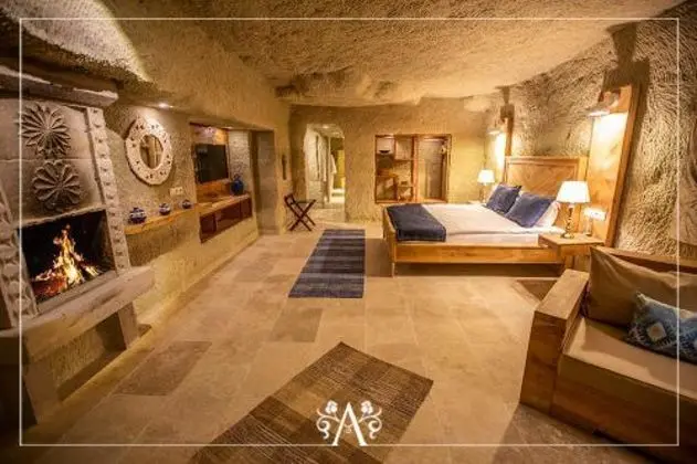 Royal Mağara Suite - Saunalı, Vadi Manzaralı, Şömineli ve Jakuzili