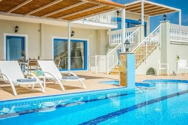 Villa, 3 Yatak Odası, Kişiye Özel Havuzlu, Deniz Manzaralı