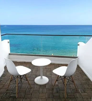 Tek Büyük veya İki Ayrı Yataklı Oda, Deniz Manzaralı