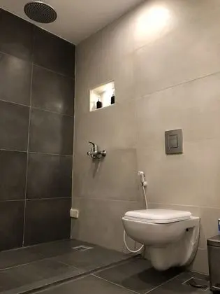 İki Ayrı Yataklı Oda, Havuz Manzaralı