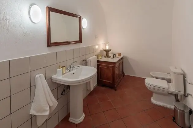 4-Bedroom Villa with Caldera View