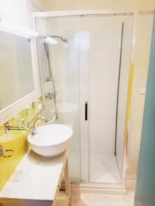 Üç Kişilik Oda