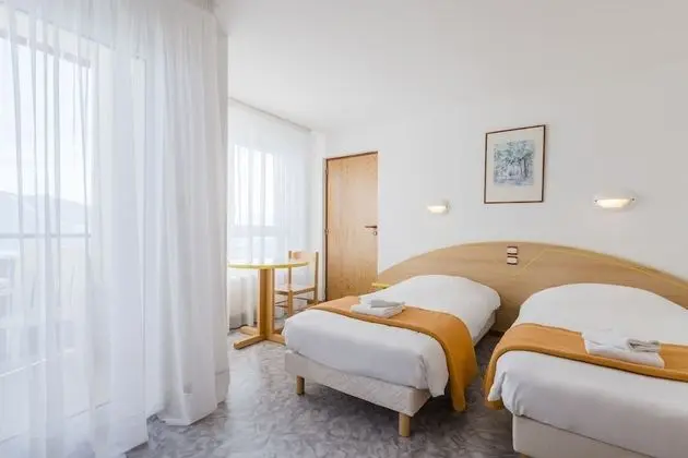 Tek Büyük veya İki Ayrı Yataklı Oda