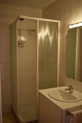 Tek Büyük Yataklı Oda, 1 Çift Kişilik Yatak