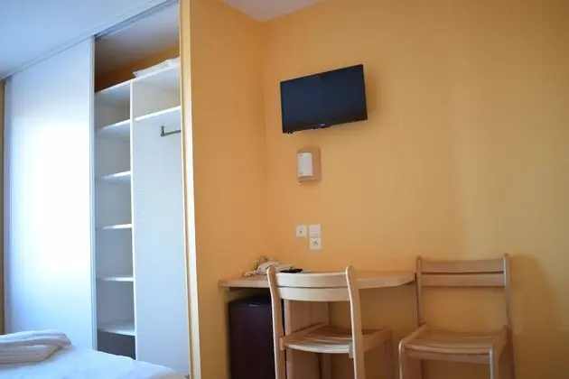Üç Kişilik Oda, 3 Tek Kişilik Yatak, Sigara İçilmez