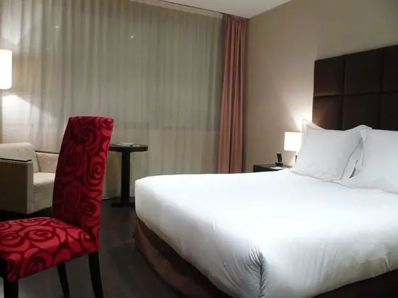 Büyük Yataklı Tek Kişilik Oda