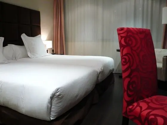 Büyük Yataklı Tek Kişilik Oda