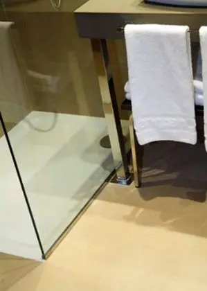 Büyük Yataklı Tek Kişilik Oda