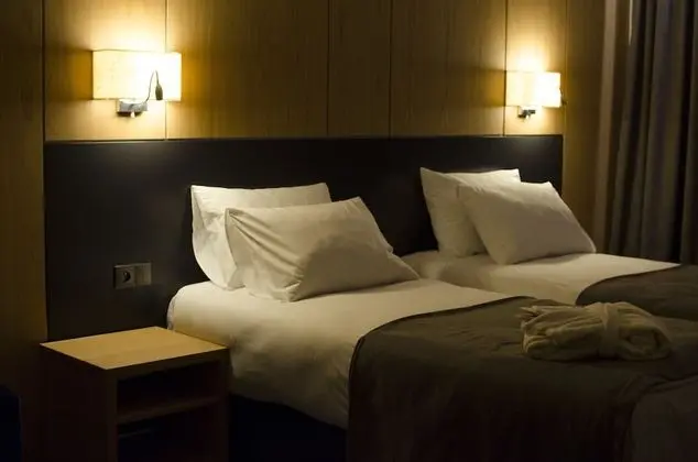 Comfort Tek Büyük veya İki Ayrı Yataklı Oda