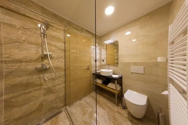 Comfort Tek Büyük veya İki Ayrı Yataklı Oda