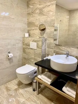 Tek Büyük veya İki Ayrı Yataklı Oda, Balkon