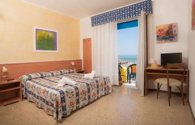 Family Dört Kişilik Oda