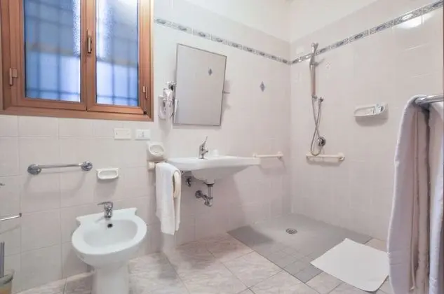 İki Ayrı Yataklı Oda, 2 Tek Kişilik Yatak, Engellilere Uygun