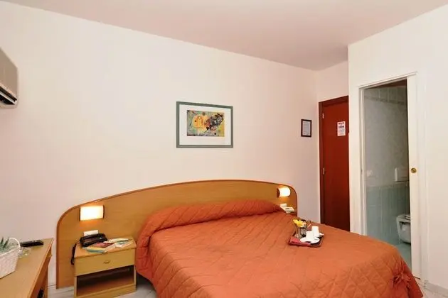 Tek Büyük veya İki Ayrı Yataklı Oda, Balkon