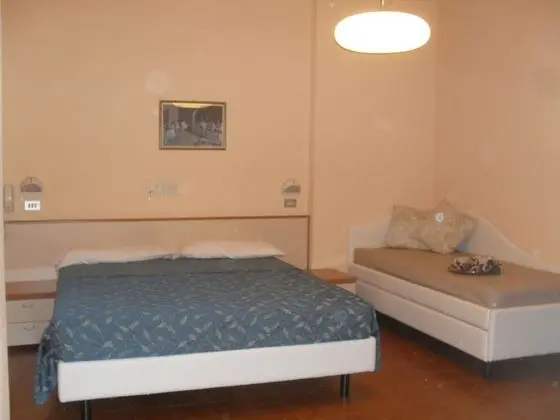 Üç Kişilik Oda