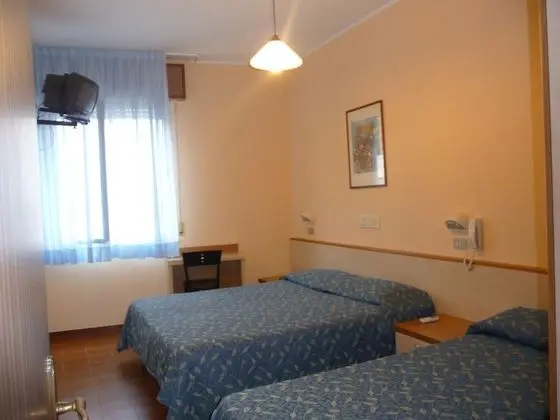Üç Kişilik Oda