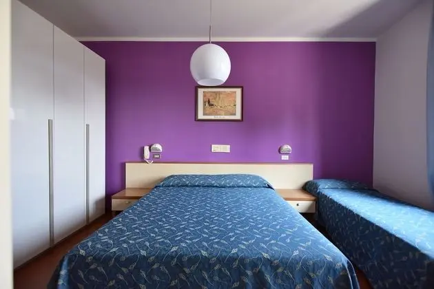 Üç Kişilik Oda