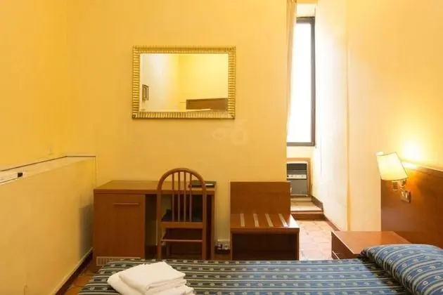 Standard Tek Büyük veya İki Ayrı Yataklı Oda (bagno privato)