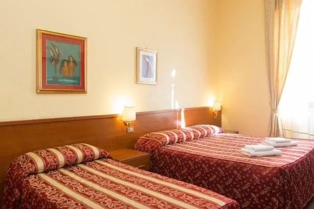 Standard Tek Büyük veya İki Ayrı Yataklı Oda (bagno privato)