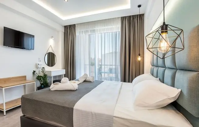 Deluxe Tek Büyük Yataklı Oda (1st Floor)