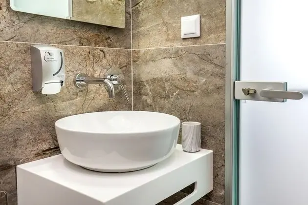 Deluxe Tek Büyük Yataklı Oda (1st Floor)