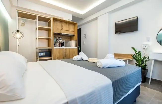 Deluxe Tek Büyük Yataklı Oda (Semi Basement)