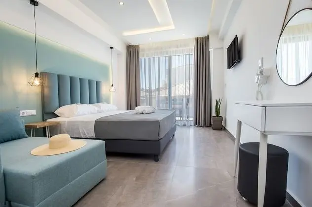 Deluxe Üç Kişilik Oda (Ground Floor)