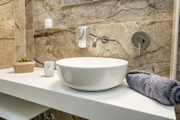 Deluxe Üç Kişilik Oda (Ground Floor)