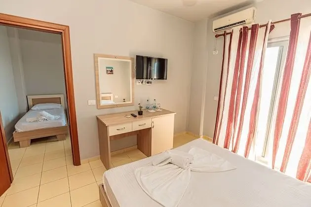 Üç Kişilik Oda, Deniz Manzaralı