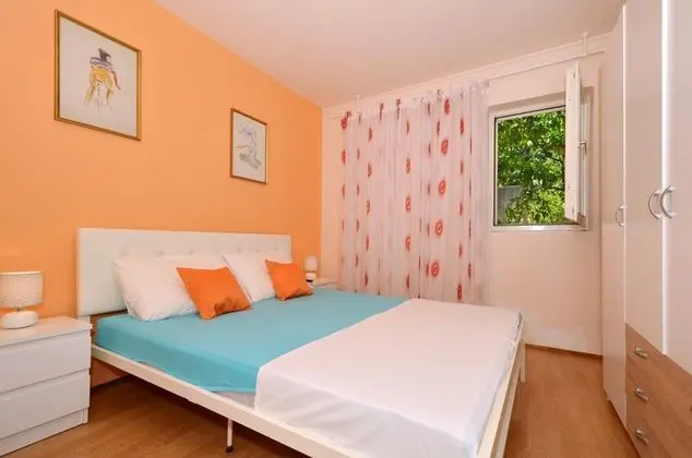 Apart Daire, 1 Büyük (Queen) Boy Yatak ve Çekyat