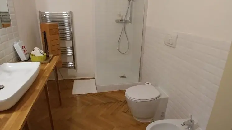 Grand Tek Büyük Yataklı Oda, Ortak Banyo