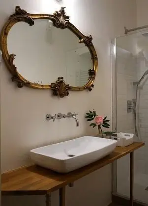 Standard Tek Büyük Yataklı Oda, Ortak Banyo