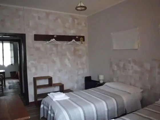 Tek Büyük veya İki Ayrı Yataklı Oda, Ortak Banyo