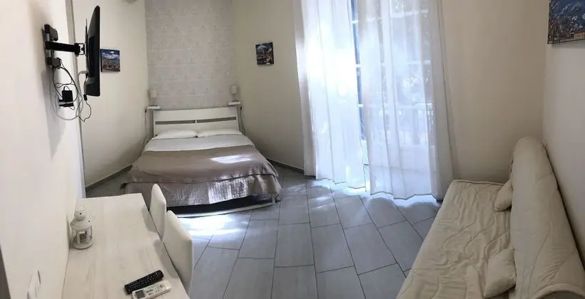 Family Tek Büyük Yataklı Oda