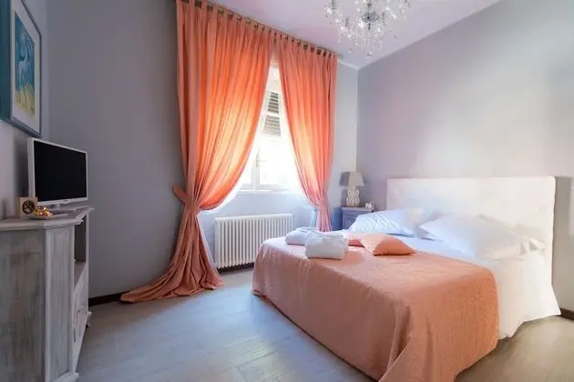 Tek Büyük Yataklı Oda (Rosa)