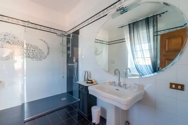 Üç Kişilik Oda (Pantera)