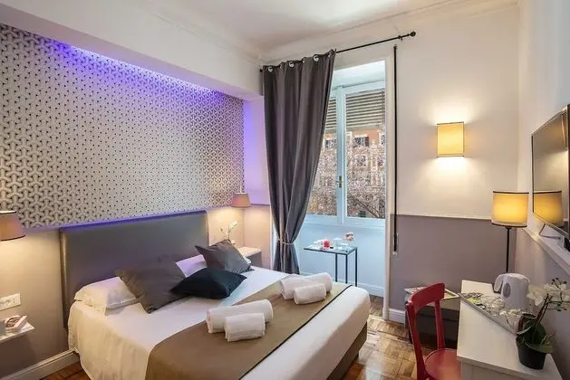 Tek Büyük veya İki Ayrı Yataklı Oda