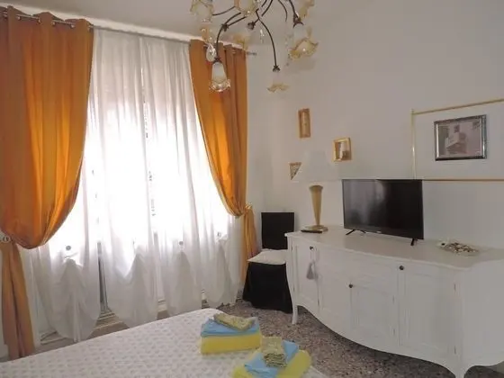 Comfort Tek Büyük Yataklı Oda, Ortak Banyo