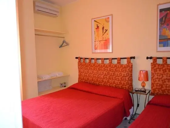Üç Kişilik Oda, Birden Çok Yatak